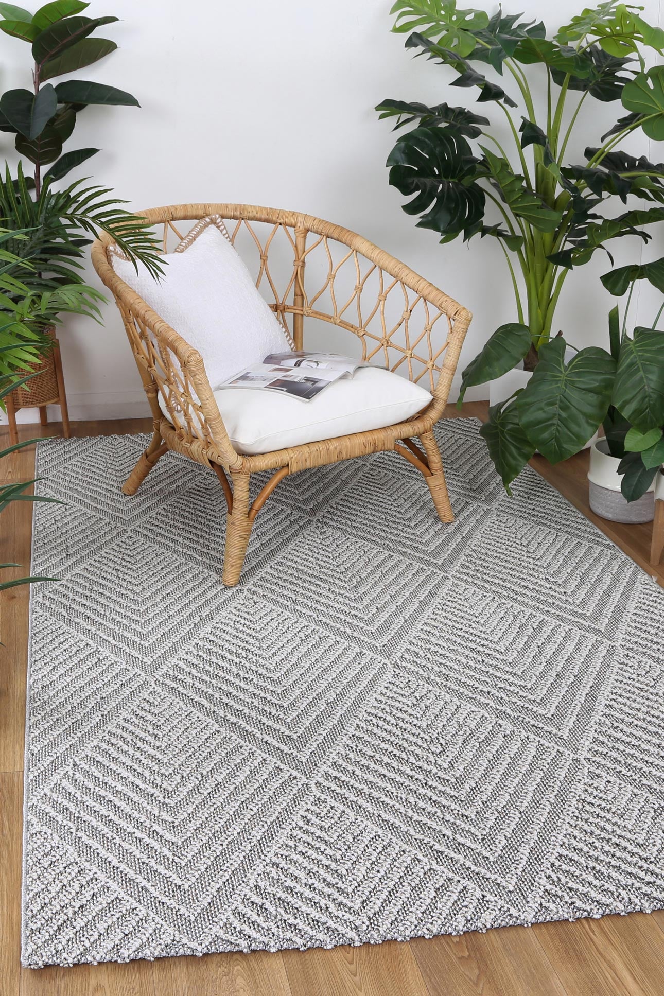 Vanuatu Kini Grey Geometric Flatweave Rug